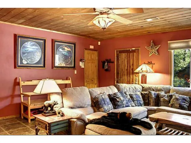 42665 Peregrine Avenue, Big Bear, California 92315