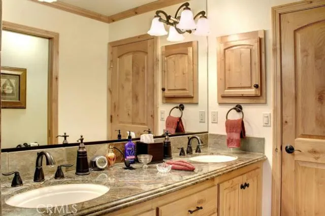 367 Crater Lake Road, Big Bear, California 92315