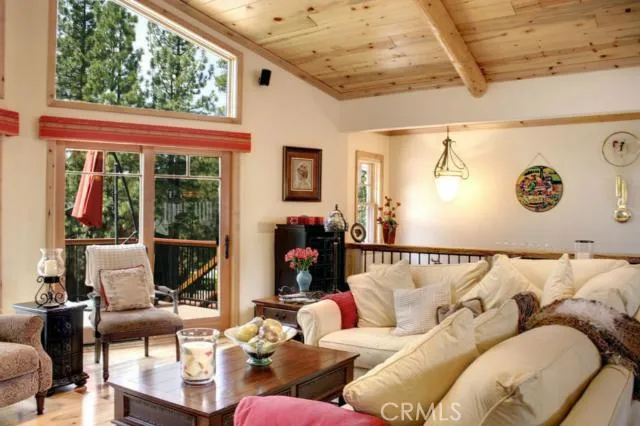 367 Crater Lake Road, Big Bear, California 92315