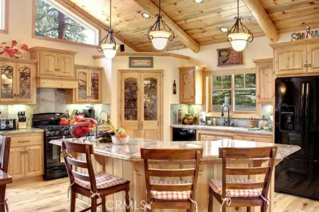 367 Crater Lake Road, Big Bear, California 92315