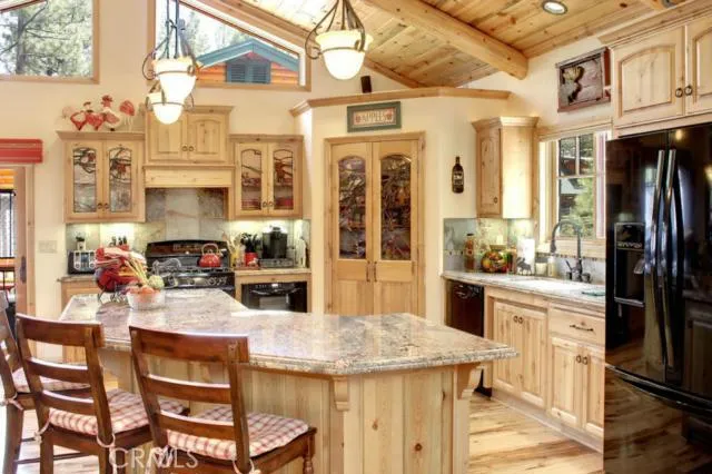 367 Crater Lake Road, Big Bear, California 92315