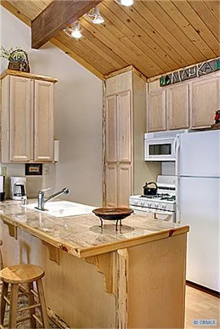 1439 Rockspray Drive, Big Bear, California 92315