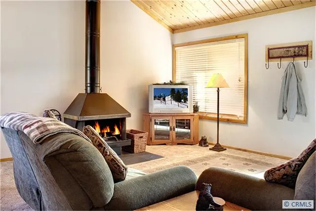 1439 Rockspray Drive, Big Bear, California 92315