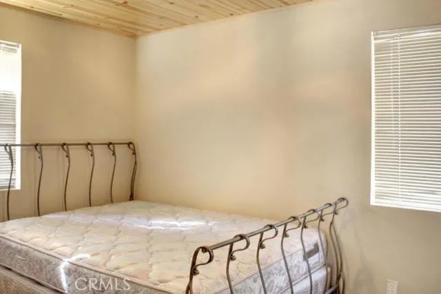 201 W Sherwood Boulevard, Big Bear, California 92314