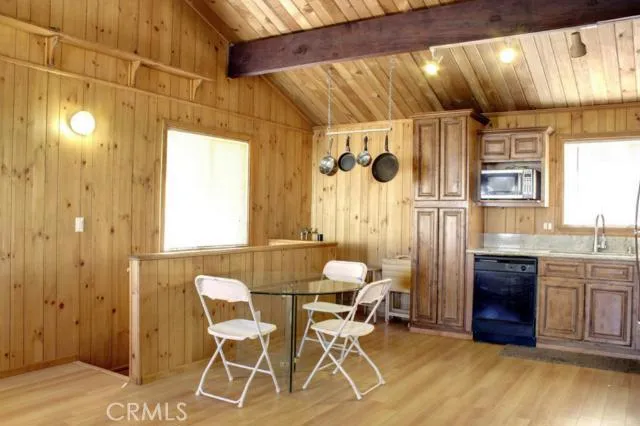 201 W Sherwood Boulevard, Big Bear, California 92314