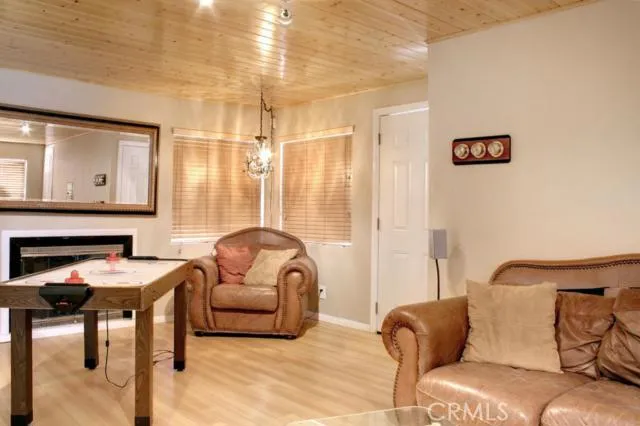 201 W Sherwood Boulevard, Big Bear, California 92314