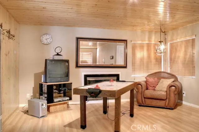 201 W Sherwood Boulevard, Big Bear, California 92314