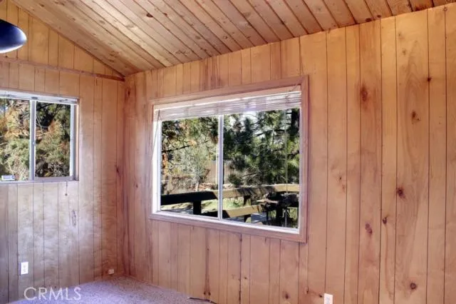 201 W Sherwood Boulevard, Big Bear, California 92314