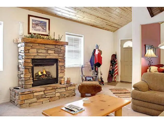 789 San Bernardino Avenue, Sugarloaf, California 92386