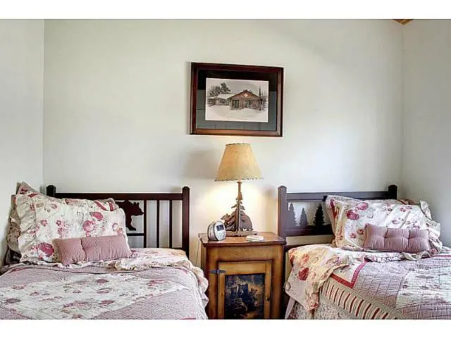 789 San Bernardino Avenue, Sugarloaf, California 92386