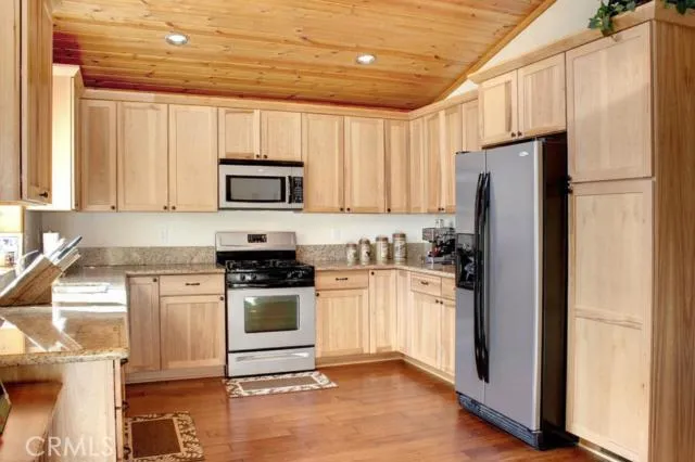 308 Eagle Drive, Big Bear, California 92315