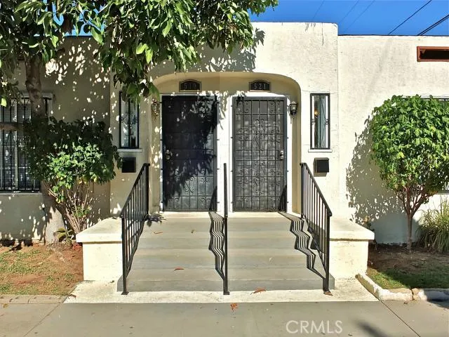 Front Entry to 519 and 521 Dayman St.