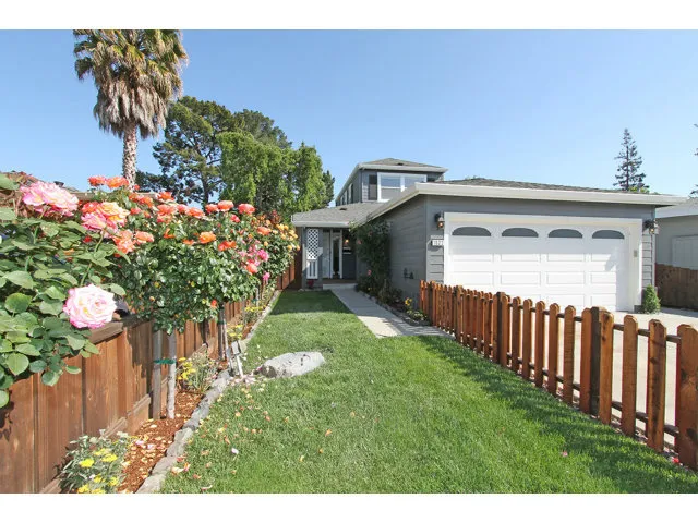 1023 Roosevelt Avenue, Redwood City, California 94061