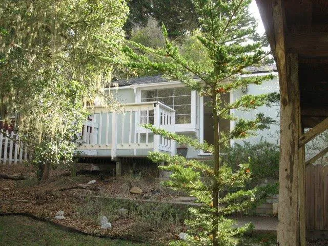 1203 Lincoln Avenue, Pacific Grove, California 93950