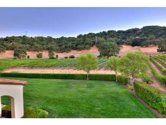 1405 Lakeview Court, San Martin, California 95046