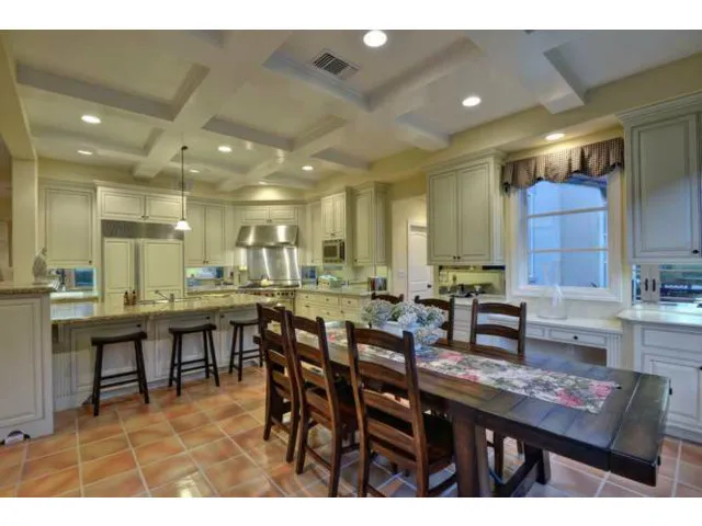 1405 Lakeview Court, San Martin, California 95046