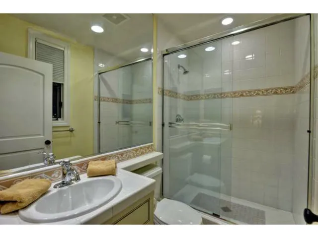 1405 Lakeview Court, San Martin, California 95046