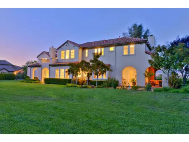 1405 Lakeview Court, San Martin, California 95046
