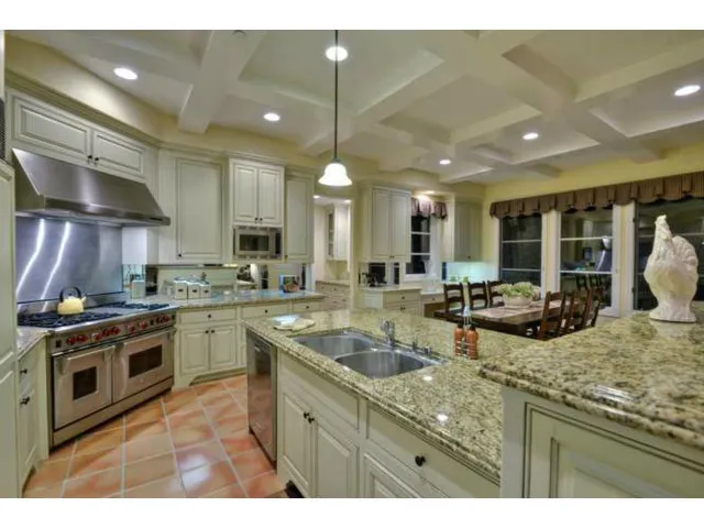 1405 Lakeview Court, San Martin, California 95046
