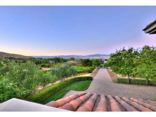 1405 Lakeview Court, San Martin, California 95046