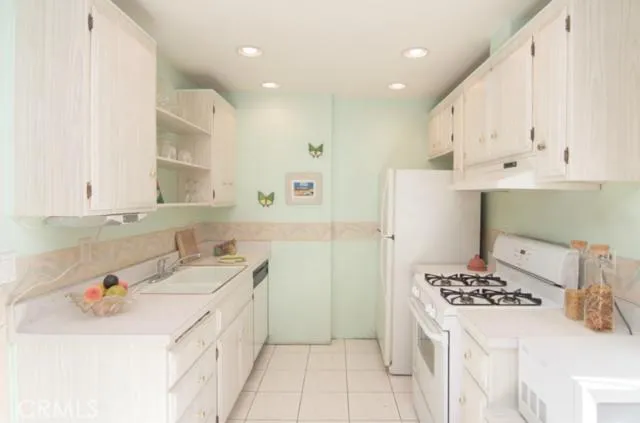 6600 Warner Avenue Unit 74, Huntington Beach, California 92647