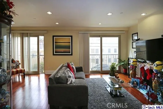 147 N Berendo Street 303, Los Angeles, California 90004