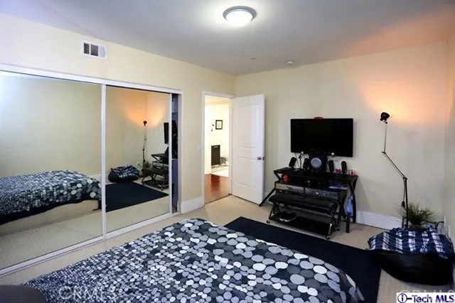 147 N Berendo Street 303, Los Angeles, California 90004
