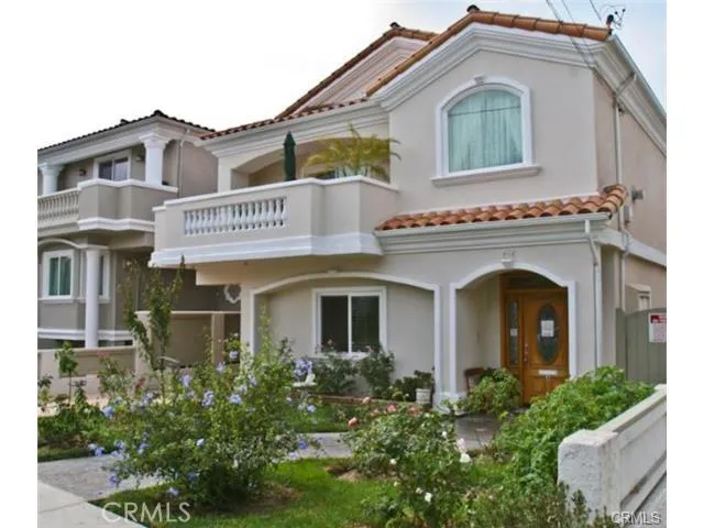 215 S Irena Avenue A, Redondo Beach, California 90277