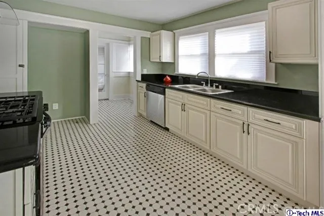 3599 Milton Street, Pasadena, California 91107