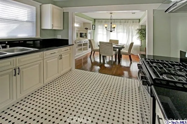 3599 Milton Street, Pasadena, California 91107