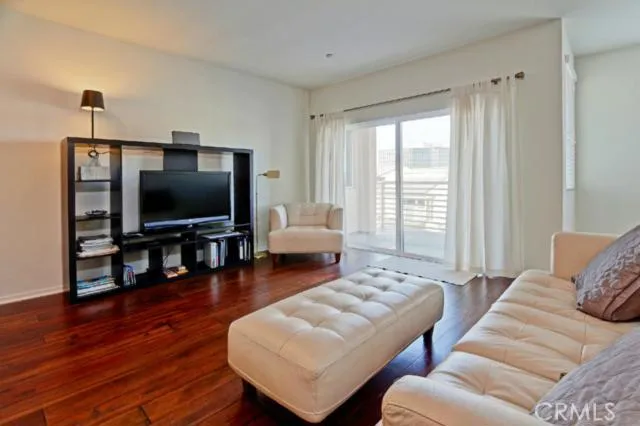 5540 Strand 302, Hawthorne, California 90250