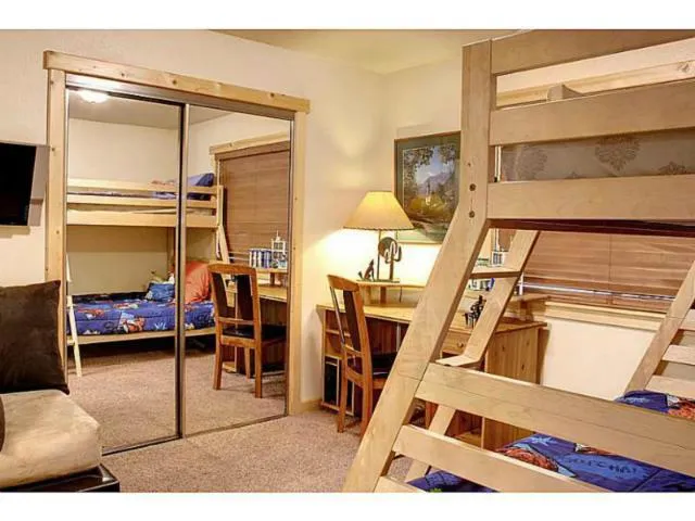 905 Tinkerbell Avenue, Big Bear, California 92314