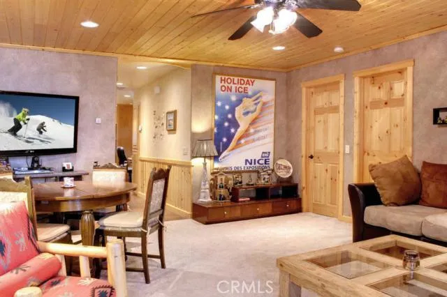 905 Tinkerbell Avenue, Big Bear, California 92314