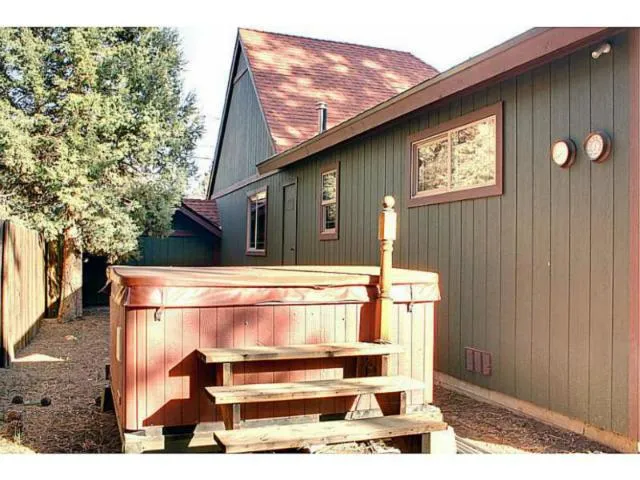 905 Tinkerbell Avenue, Big Bear, California 92314