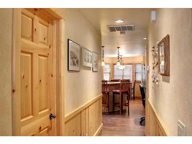 905 Tinkerbell Avenue, Big Bear, California 92314