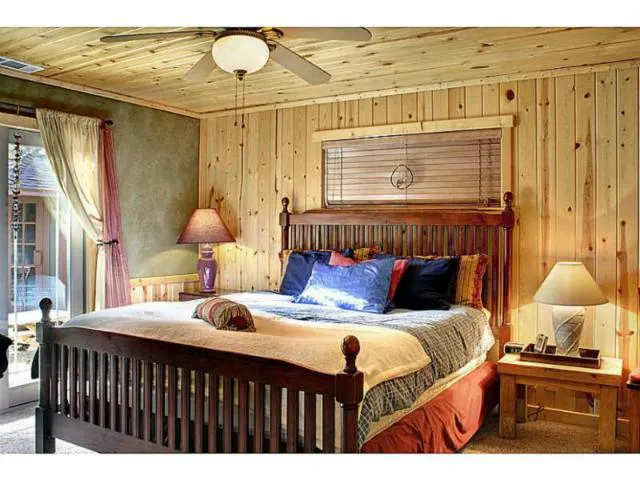 905 Tinkerbell Avenue, Big Bear, California 92314