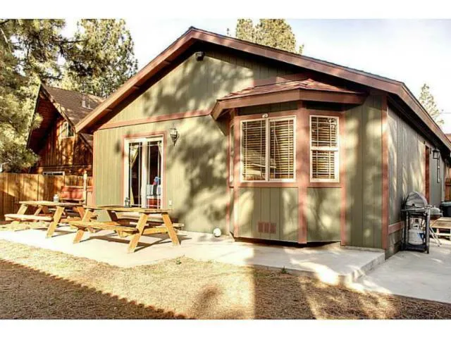 905 Tinkerbell Avenue, Big Bear, California 92314