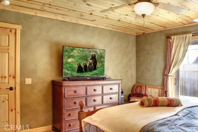 905 Tinkerbell Avenue, Big Bear, California 92314