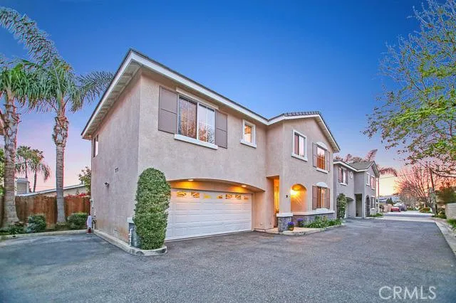 2676 B Orange Avenue, Costa Mesa, California 92627