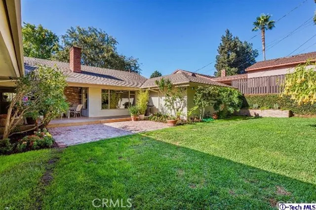 401 Meadows Drive, Glendale, California 91202