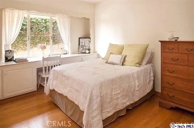 401 Meadows Drive, Glendale, California 91202