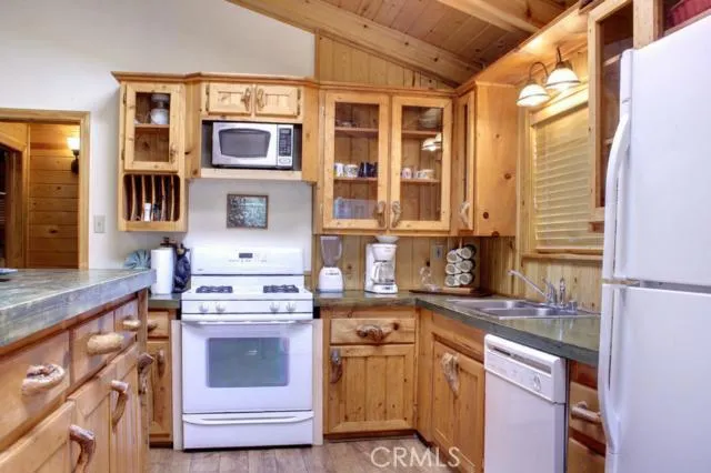 40356 Cliff Lane, Big Bear, California 92315