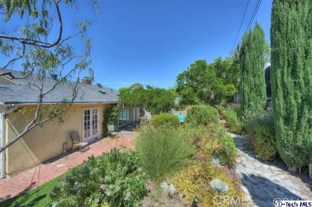 2737 Paraiso Way, La Crescenta, California 91214
