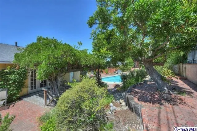 2737 Paraiso Way, La Crescenta, California 91214