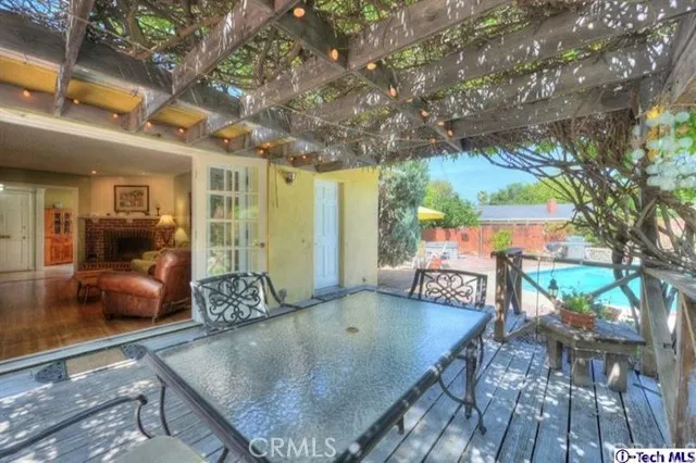 2737 Paraiso Way, La Crescenta, California 91214