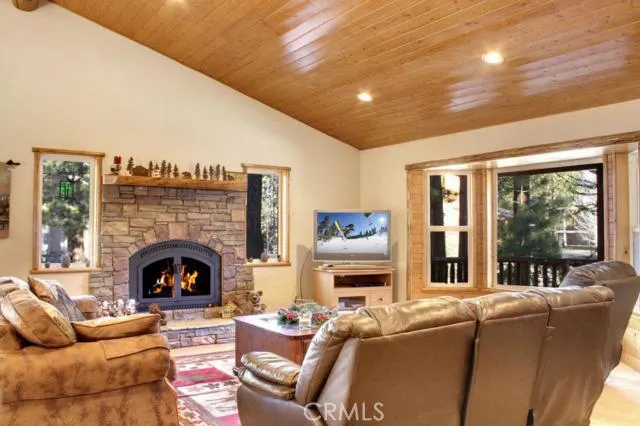 42750 Gold Rush Drive, Big Bear, California 92315