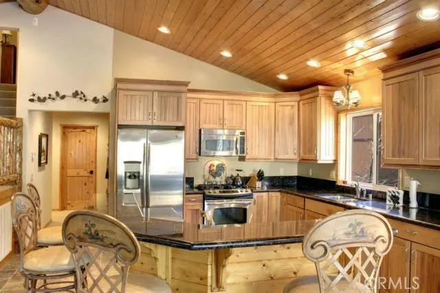 42750 Gold Rush Drive, Big Bear, California 92315