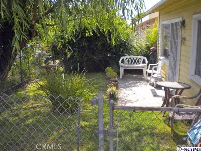 7555-7557 Valmont Street, Tujunga, California 91042