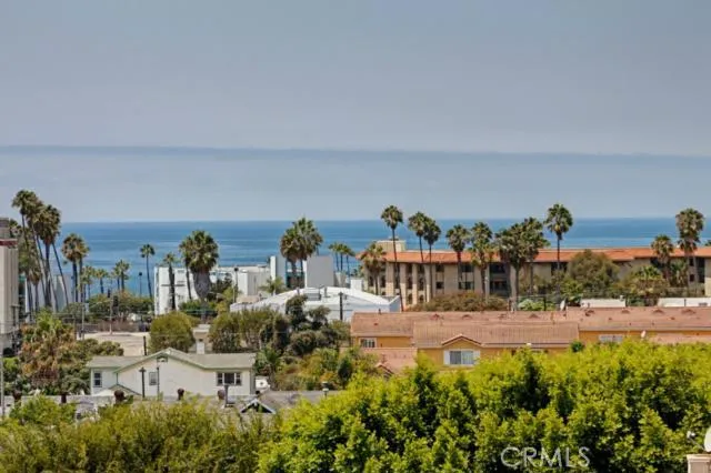 123 S Guadalupe Avenue C, Redondo Beach, California 90277