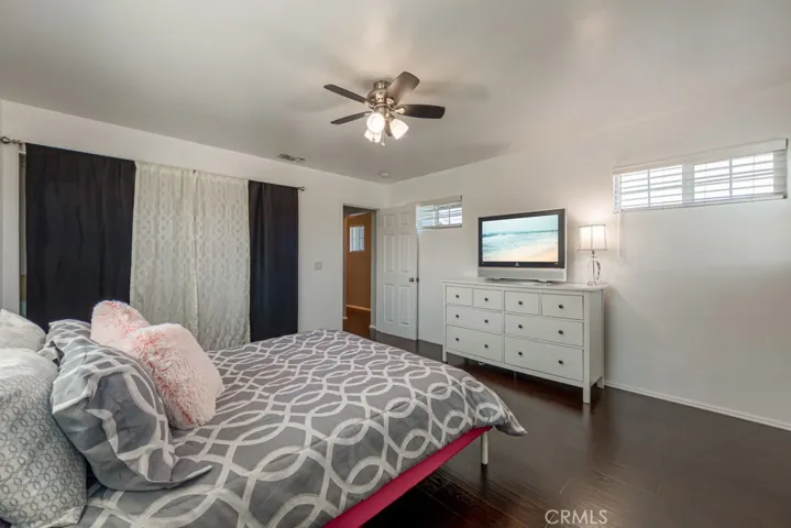Upstairs Bedroom #5